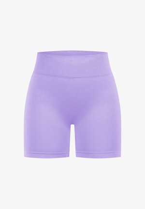 Shorts de sport lavande avec une large ceinture élastique, conçus pour le confort et la liberté de mouvement.