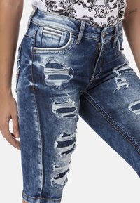 Cipo & Baxx Jeans Shorts - blue/blau - Zalando.at