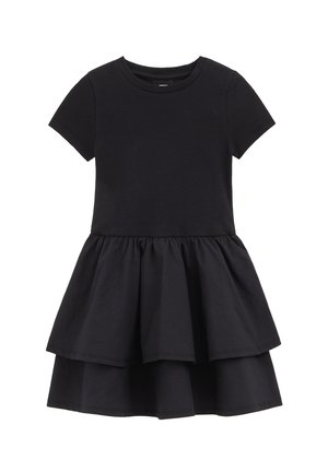 Vestido negro de manga corta con corpiño acanalado y falda acampanada de doble capa.