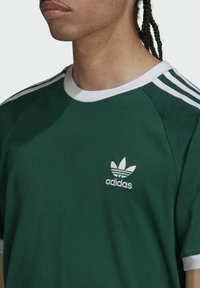adidas Originals STRIPES TEE UNISEX - Marškinėliai su spaudiniu - green