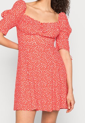 Day dress - red