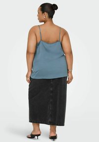 ONLY Carmakoma DEBBIE SINGLET jasnoniebieski