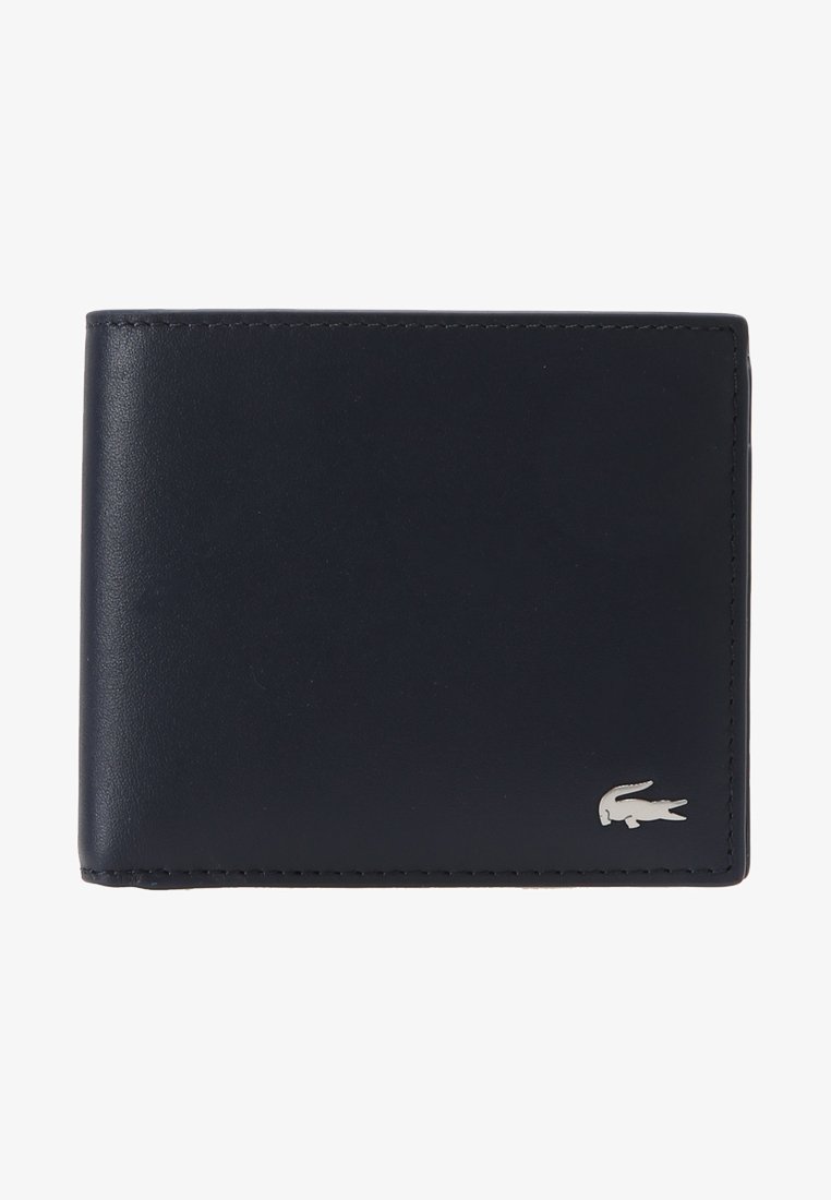 Portefeuille en cuir marine avec accent de logo en argent, design bi-fold, texture lisse, couture soignée et forme compacte pour un rangement facile.