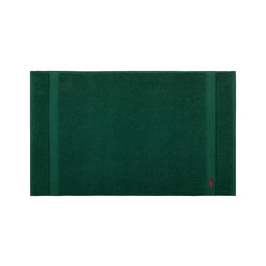 Πράσινο βαμβακερό χαλάκι μπάνιου με υφασμάτινη επιφάνεια, διακοσμημένο με δύο οριζόντιες ρίγες και ένα μικρό λογότυπο σε μία γωνία.