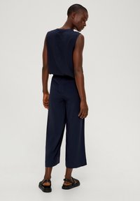 s.Oliver Spodnie materiałowe