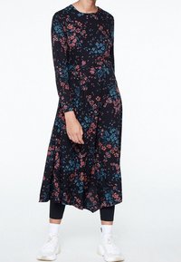 ARMEDANGELS Maxiklänning - black