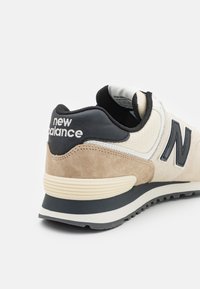 New Balance ML574 UNISEX - Sapatilhas - macadamia nut