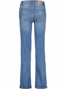 Jean en denim bleu clair avec une coupe droite, cinq poches, une couture visible et une étiquette de logo au-dessus de la taille à l'arrière.
