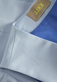 Nie udało się wygenerować opisu alternatywnego