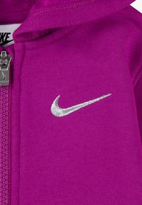 Nike Sportswear SHINE SET - Sweatjakke - hot fuchsia