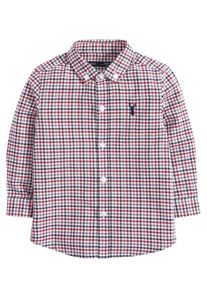 Koszula dla malucha na długi rękaw na guziki w czerwono-biało-niebieską kratę z małym haftowanym granatowym głową jelenia na piersi.