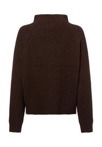 Ruskea neulepusero, jossa on korkea kaulus, ribattu pinta, pudotetut olkasaumat ja lyhyt malli. Ei näkyvää metalliosaa tai korostuksia.