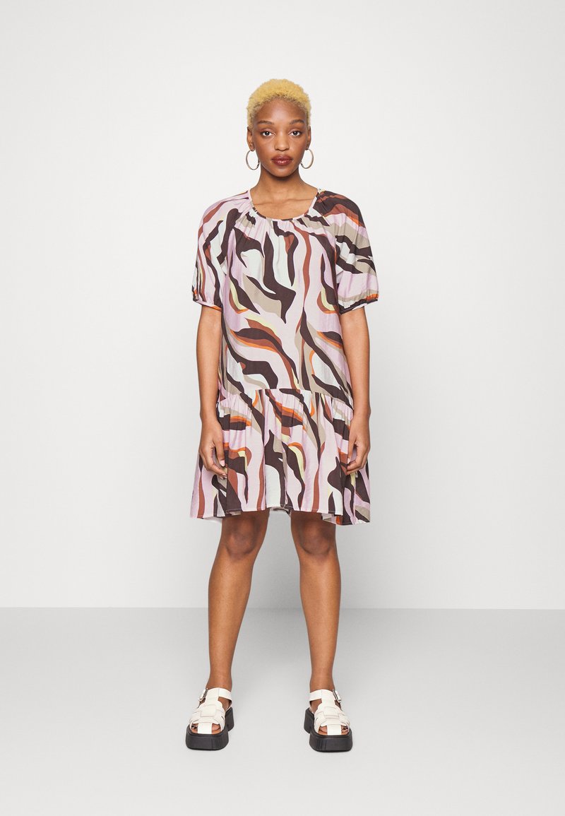 JDY Petite JDYCAMILLE LIFE DRESS - Vestido de dia - cloud dancer