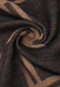 Anna Field Šála - camel/black