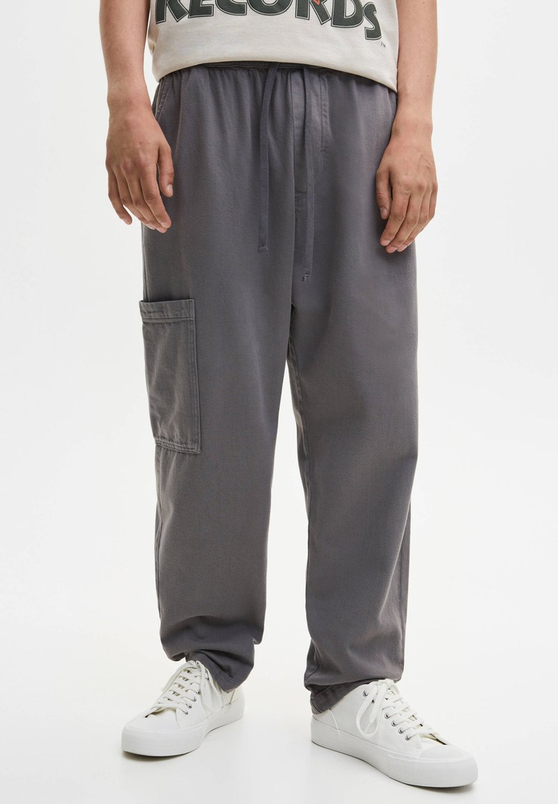 PULL&BEAR CARGO PANTS - Tracksuit bottoms - dark grey - Zalando.ie