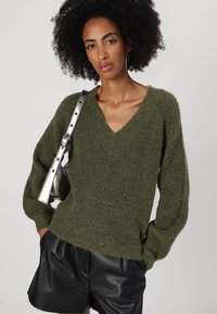 JDY JDYINGEBORG ADA LIFE V-NECK - Pulóver - winter moss
