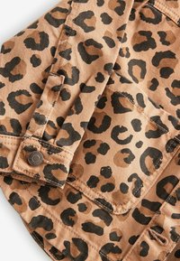 Next Jeansjacka - animal print