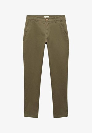 Olivengrønne slim-fit casual bukser med sidelommer, forreste knap og lynlås, lagt fladt på hvid baggrund.