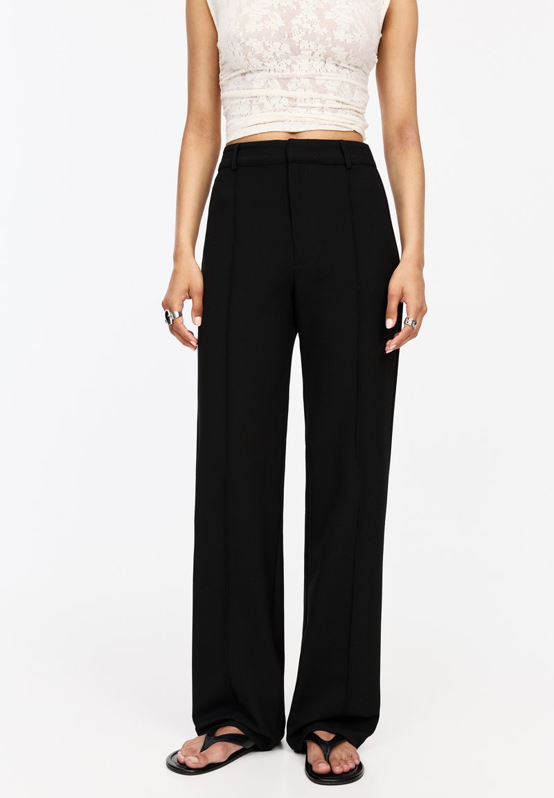 PULL&BEAR - SEAMED - Stoffhose - black, Vergrößern