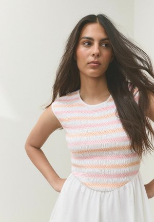 Next, TALL FIT - CAP SLEEVE SHIRRED BODY JERSEY MINI DRESS  . - Dzsörzéruha - white multi stitch