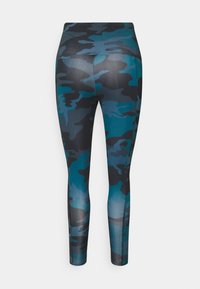 Legíny s maskáčovým vzorem v tmavě modrozelené a černé barvě. Vyrobené z hladkého, elastického materiálu s vysokým pasem a přiléhavým střihem.