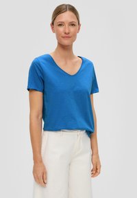 s.Oliver MIT V-AUSSCHNITT - T-Shirt basic - royalblau