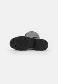 Bullboxer Botas mosqueteras - black