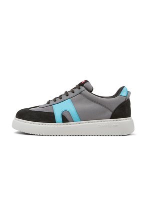 Sneaker with a gray mesh upper, black suede accents, and light blue detailing. Features a white rubber sole and black laces.