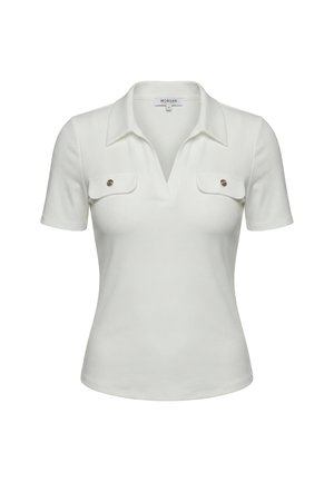 Polo blanc à manches courtes côtelé avec un col en V profond et deux poches poitrine à rabats avec boutons.