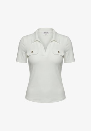 Bílá žebrovaná polokošile s krátkým rukávem, hlubokým výstřihem do V a dvěma náprsními kapsami s klopami a knoflíky.