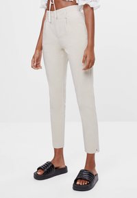 Bershka Chinos - beige