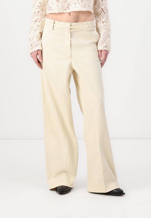 JADE MODERN - Trousers - pistachio shell