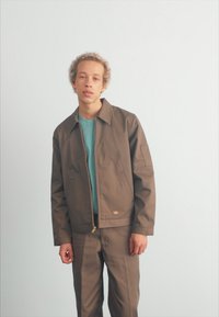 Dickies LINED EISENHOWER JACKET - Lengva striukė - mushroom