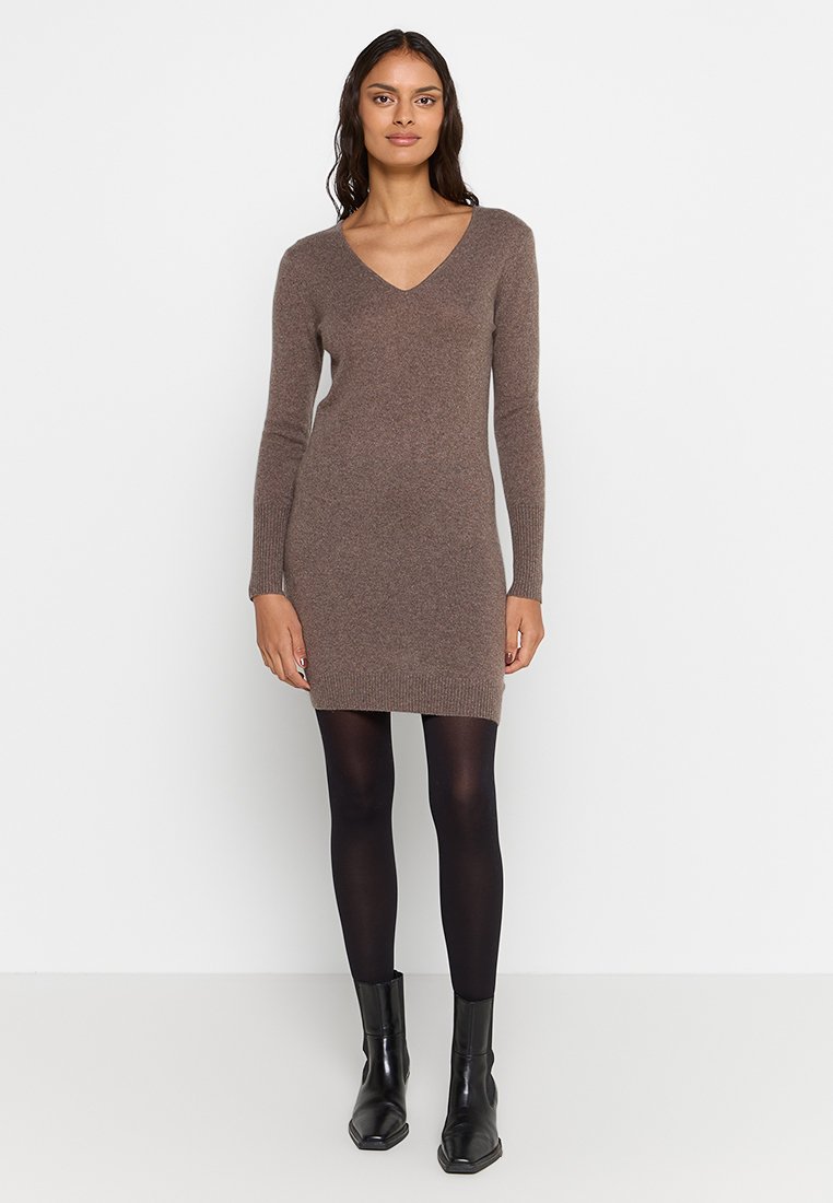 Just Cashmere Gebreide jurk bruin Just Cashmere Gebreide jurk bruin