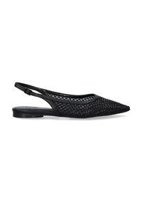 Bailarinas negras tipo slingback con punta afilada, hechas de material tejido, con una superficie texturizada y suela plana. Correa de tobillo ajustable.