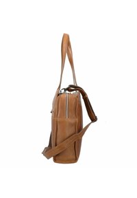 Braune Lederschultertasche mit strukturierter Form, ausgestattet mit einem oberen Reißverschluss, verstellbarem Trageriemen und einer Fronttasche für zusätzlichen Komfort.