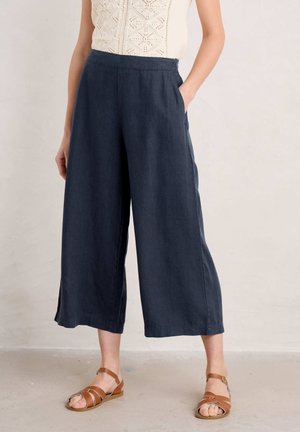 MERRIVALE CROPPED  - Pantaloni - maritime