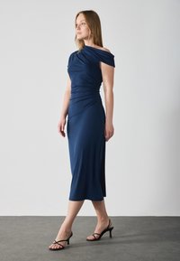 Anna Field Džersejové šaty - navy blazer