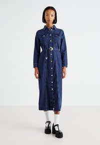 ONLY ONLMYTH LIFE BELT DRESS - Robe en jean - dark blue denim