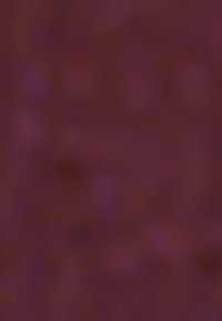 Patrón abstracto de color marrón rojizo oscuro con formas irregulares sutiles y una suave mezcla de tonos oscuros y claros.