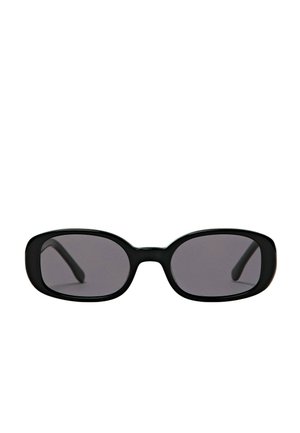 Lunettes de soleil ovales noires avec monture épaisse et verres foncés, présentées sur un fond blanc uni.