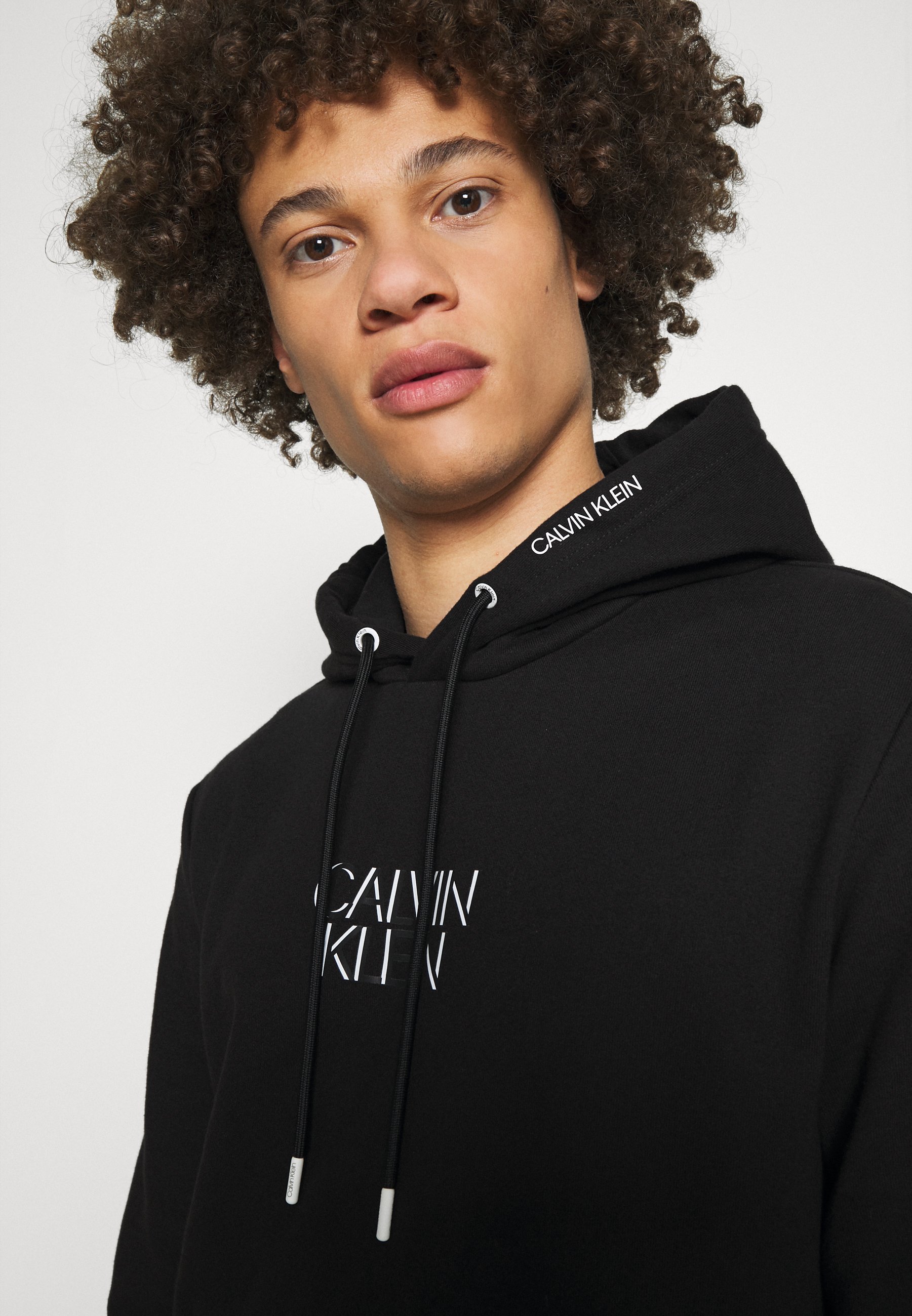 Calvin Klein SHADOW CENTER LOGO HOODIE - Sudadera - black/negro - Zalando.es