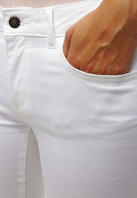 VILA Vaqueros bootcut - white