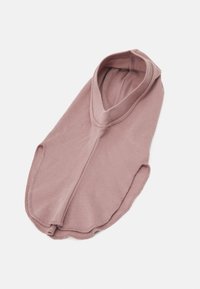 Maglione con impronta di zampa in rosa tenue, realizzato in tessuto morbido. Include un cappuccio, aperture per le braccia e un design senza cuciture per il massimo comfort.