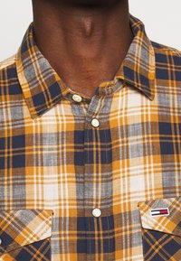 Tommy Jeans Camicia - brown