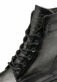 Tamaris MIT TOUCH-IT REMOVABLE  - Bottines à plateau - anthracite pat