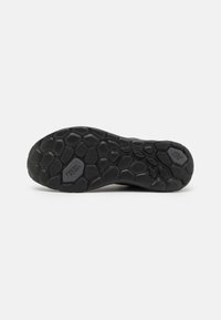 New Balance ROAV SPORT PACK - Sapatos para corrida em estrada - black