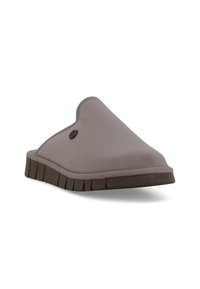 Pantofole grigie con una parte superiore testurizzata, punta arrotondata e suola in gomma flessibile con scanalature verticali per una buona presa. Logo sul lato.