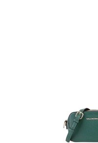 Borsa a tracolla in pelle verde con superficie texturizzata e hardware dorato. Presenta una tracolla regolabile e il nome del marchio impresso sul davanti.