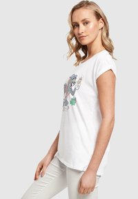 ABSOLUTE CULT TOM AND JERRY - EGG HUNT - T-shirts med print - white